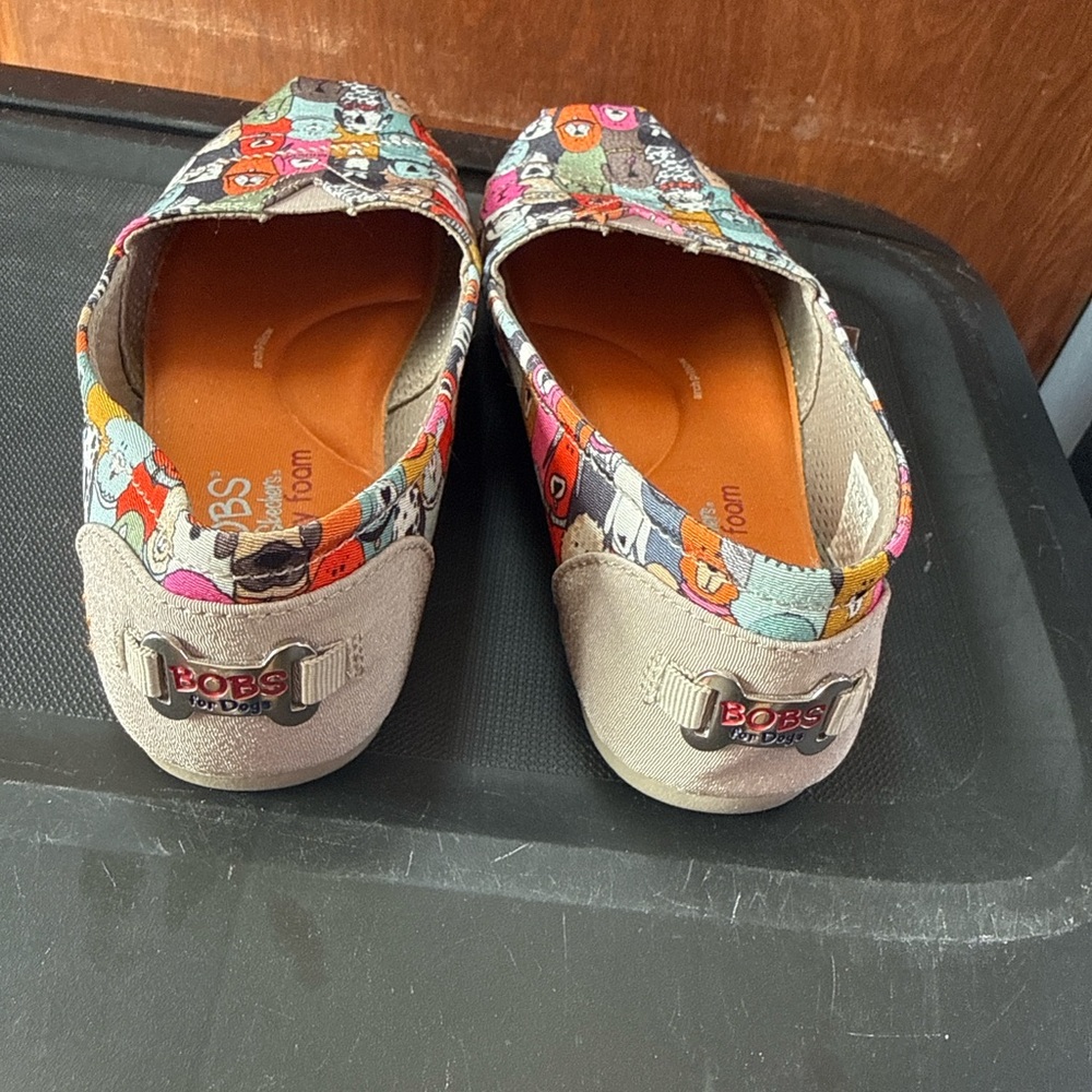 🐶 BOBS by Skechers Dog Print Memory Foam Slip Ons 8W Wide - Picture 3 of 5